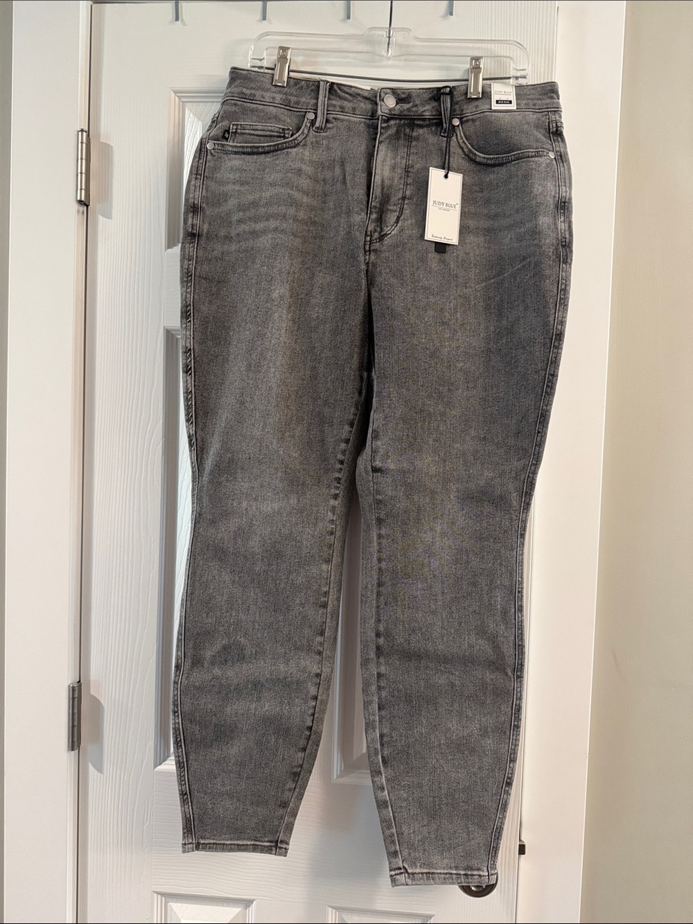 Judy Blue Women's Grey Straight Leg Jeans NWT 14W